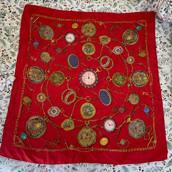 Vintage 100% Silk Red Gucci Scarf - Picture 2 of 10